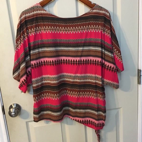 Women’s old navy size XL Aztec print w/ side tie - Picture 3 of 4